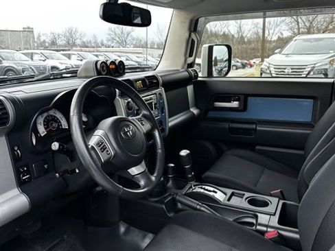 Used 2013 Toyota FJ Cruiser 4WD image 18