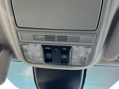 Used 2024 Honda Odyssey EX-L image 41