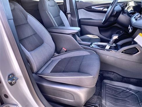 Certified 2025 Chevrolet TrailBlazer LT w/ Convenience Package image 32