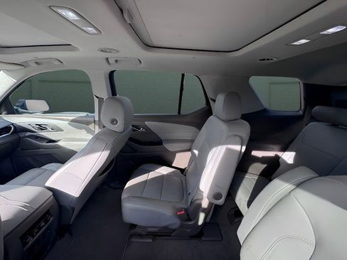 Used 2021 Chevrolet Traverse Premier image 27