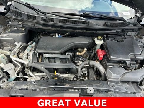 Used 2018 Nissan Rogue Sport S image 11