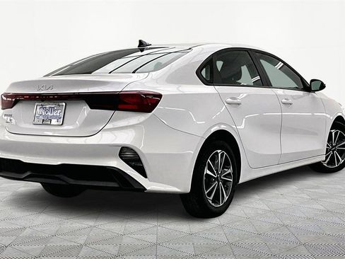 Used 2024 Kia Forte LXS w/ LXS Technology Package image 2