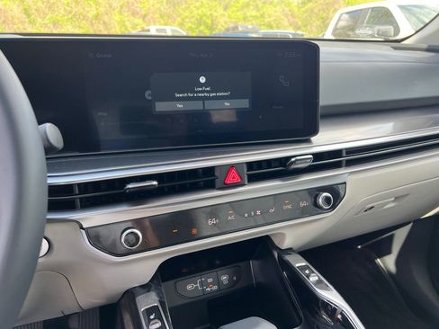 New 2025 Kia Sorento S w/ Panoramic Sunroof Package image 24