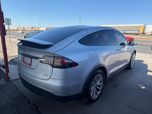 Used 2016 Tesla Model X image 20