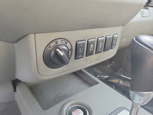 Used 2020 Nissan Frontier SV image 29