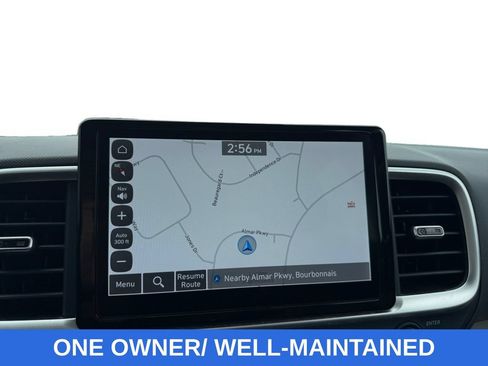 Used 2023 Hyundai Venue Limited FWD image 19