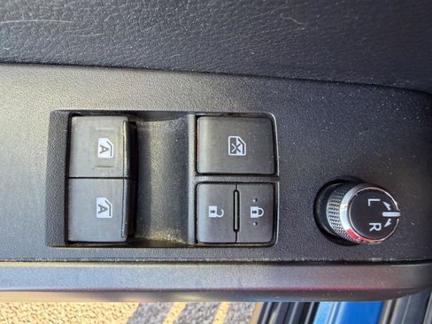 Used 2016 Toyota Tacoma TRD Sport image 17