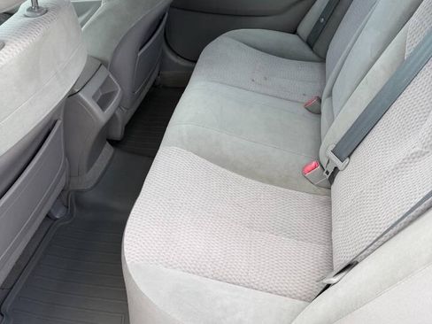Used 2010 Toyota Camry LE FWD image 8