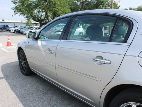 Used 2007 Buick Lucerne CXS w/ Driver Confidence Package FWD image 43