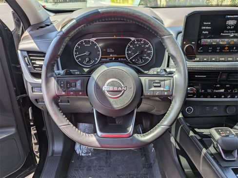 Used 2023 Nissan Rogue SL w/ SL Premium Package image 18