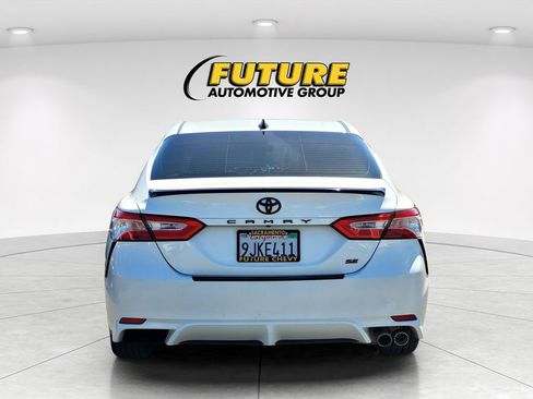 Used 2020 Toyota Camry SE FWD image 5