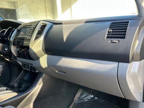 Used 2013 Toyota Tacoma PreRunner image 13