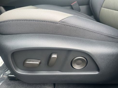 New 2026 Chevrolet Equinox LT w/ Convenience Package II FWD image 14
