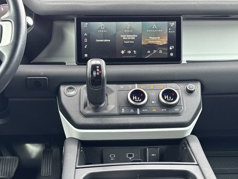 Used 2023 Land Rover Defender 110 S image 10