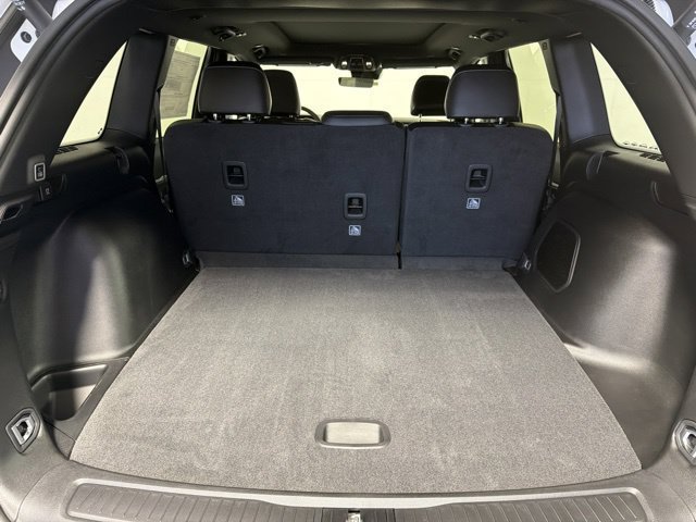 New 2026 Jeep Grand Cherokee Limited w/ Trailer Tow Package AWD/4WD image 13