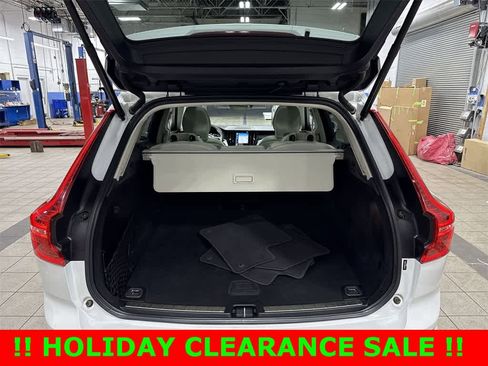 Used 2020 Volvo XC60 T5 Momentum image 10