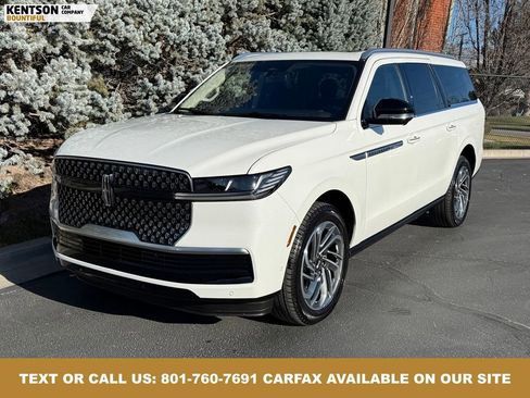 Used 2025 Lincoln Navigator L Reserve image 3