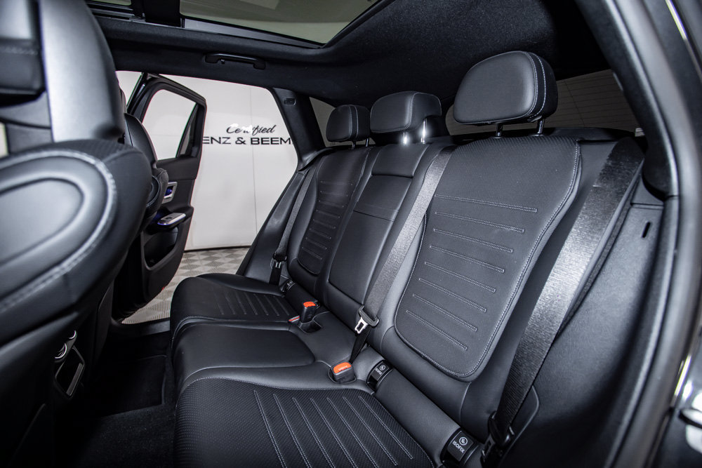 Used 2025 Mercedes-Benz GLC 300 4MATIC w/ AMG Line image 14