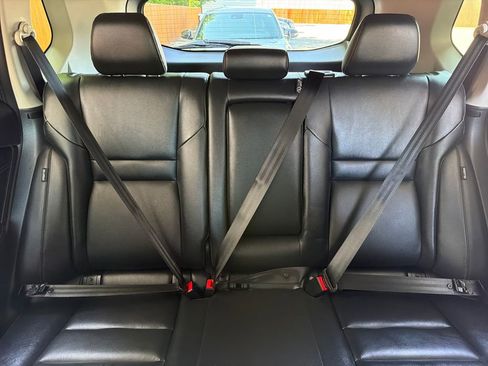 Used 2025 Nissan Rogue SL w/ Tech Package FWD image 30