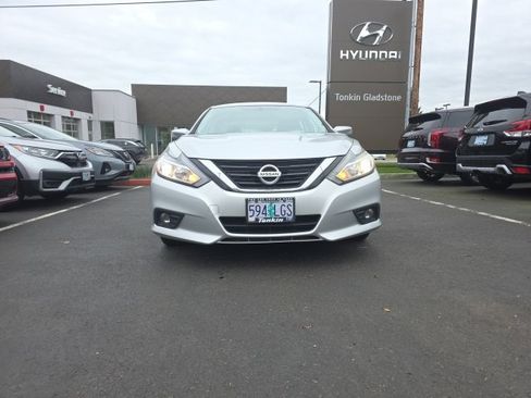 Used 2017 Nissan Altima 2.5 SV image 4