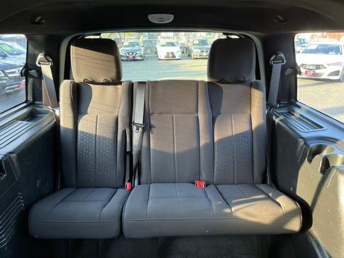 Used 2015 Ford Expedition XLT AWD/4WD image 23