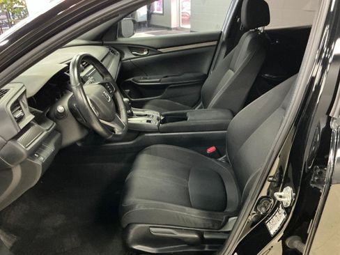 Used 2018 Honda Civic Sport image 12