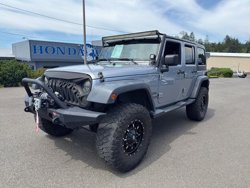 Used 2014 Jeep Wrangler Unlimited Sport w/ Power Convenience Group AWD/4WD image 1