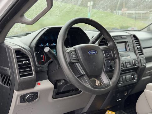 Used 2017 Ford F450 XL w/ Power Equipment Group image 14