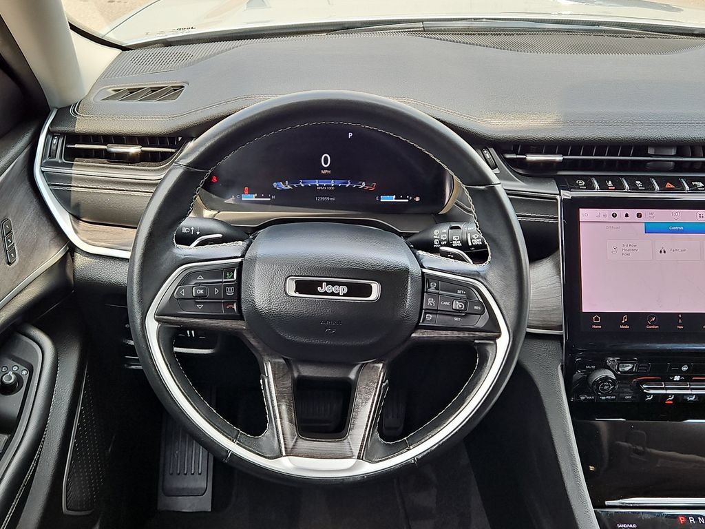 Used 2022 Jeep Grand Cherokee L Limited AWD/4WD image 12