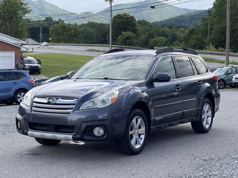Used 2014 Subaru Outback 2.5i Limited AWD/4WD image 7