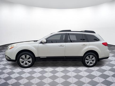 Used 2012 Subaru Outback 2.5i Limited w/ Moonroof Pkg AWD/4WD image 2