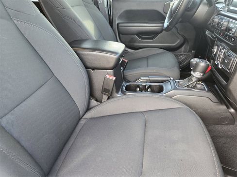 Used 2022 Jeep Wrangler Unlimited Sport image 20