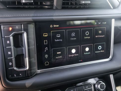 Used 2022 GMC Yukon XL Denali w/ Denali Premium Package image 19