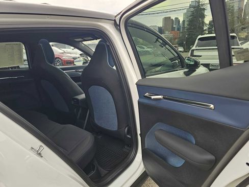 New 2026 Volvo EX30 Plus w/ Protection Package Premier image 12