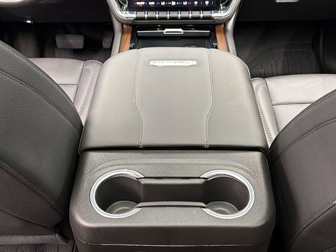 Used 2026 GMC Yukon XL Denali w/ Sun & Power Step Package AWD/4WD image 35