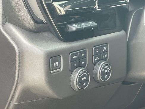 Used 2023 Chevrolet Silverado 1500 ZR2 w/ Technology Package image 7