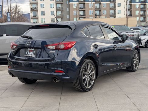 Used 2018 MAZDA MAZDA3 Touring image 3