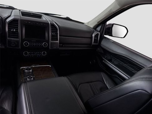 Used 2019 Ford Expedition Platinum image 18
