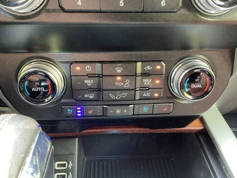 Used 2019 Ford F150 King Ranch w/ Equipment Group 601A Luxury AWD/4WD image 59