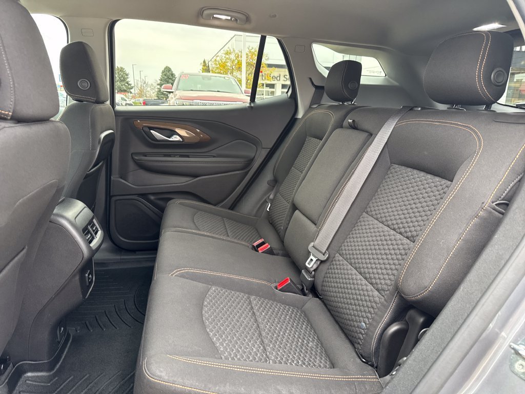 Used 2018 GMC Terrain SLE w/ Driver Convenience Package AWD/4WD image 31