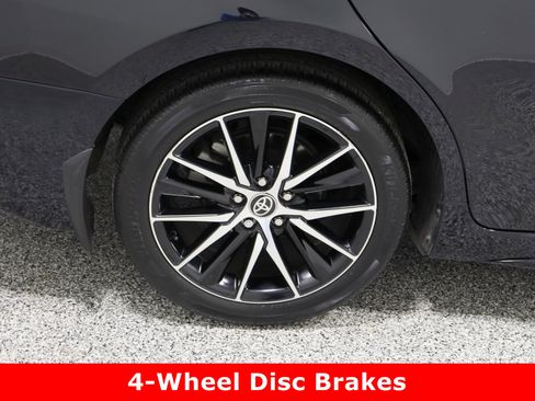 Used 2023 Toyota Camry SE image 6