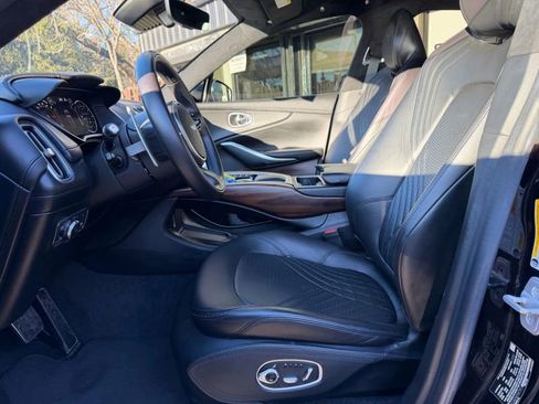 Used 2021 Aston Martin DBX Sport Utility 4D image 10