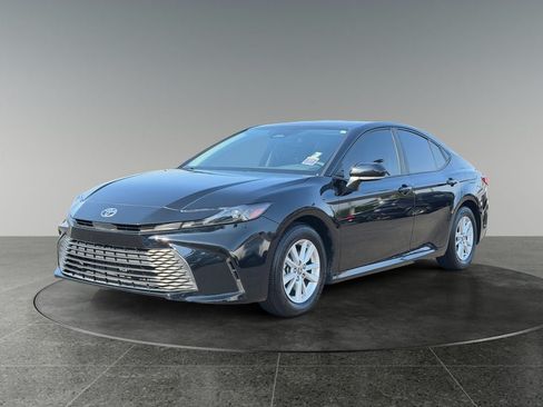 Used 2025 Toyota Camry LE FWD image 3