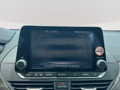 Used 2024 Nissan Altima 2.5 SV FWD image 10