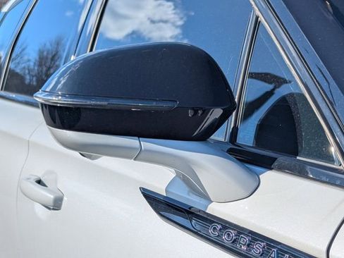 New 2025 Lincoln Corsair Reserve w/ Equipment Group 202A image 12