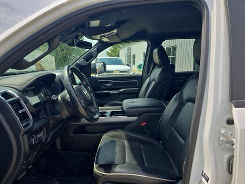 Used 2023 RAM 1500 Laramie AWD/4WD image 5