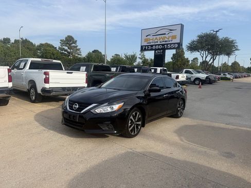 Used 2018 Nissan Altima 2.5 SR FWD image 3