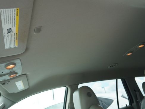 Used 2017 Buick Enclave Leather FWD image 13