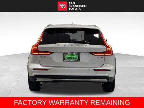 Used 2026 Volvo V60 B5 Cross Country Ultra w/ Climate Package AWD/4WD image 4
