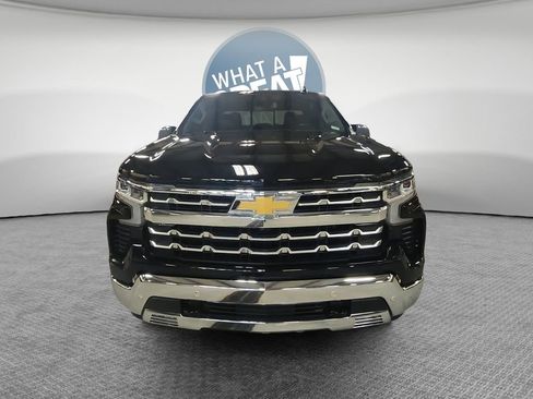 Used 2023 Chevrolet Silverado 1500 LTZ w/ LTZ Premium Package AWD/4WD image 9